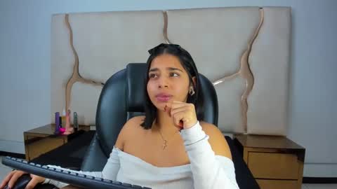 Snapshot of miahsex69 chatting on 09-12-25, 04:45 miahsex69 online show from 09-12-25, 04:45