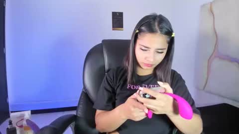 Snapshot of miahsex69 chatting on 10-30-25, 03:30 miahsex69 online show from 10-30-25, 03:30