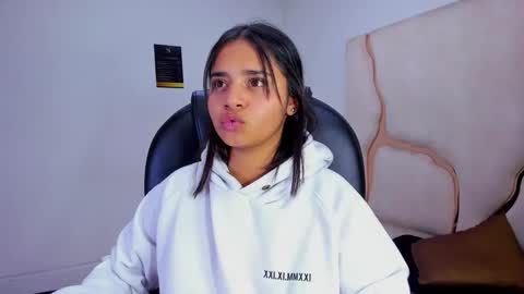 Snapshot of miahsex69 chatting on 11-25-25, 06:46 miahsex69 online show from 11-25-25, 06:46