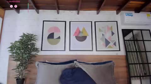 Mia  online show from 12-01-25, 03:44