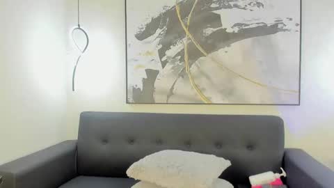 mia logan  online show from 12-18-25, 03:23