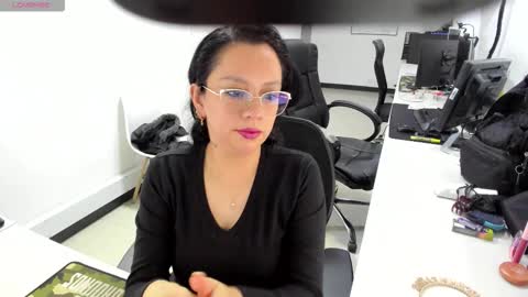 Mia  online show from 01-13-26, 03:45