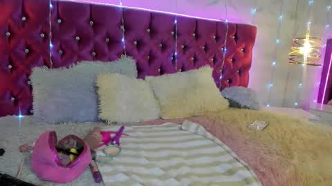 miamiller22 online show from 12-20-25, 05:42