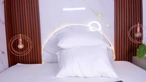 Mia  online show from 02-21-26, 04:24