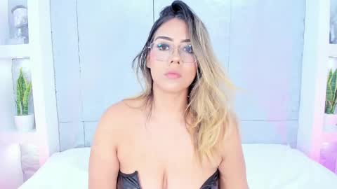 Mia Mistrex online show from 10-12-25, 04:44