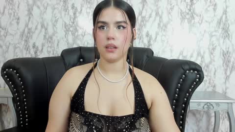 Mia   -5 7001400 Follow  online show from 01-28-25, 09:50