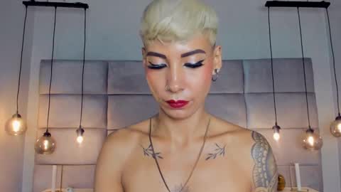 Mia Morgann online show from 12-20-24, 05:51