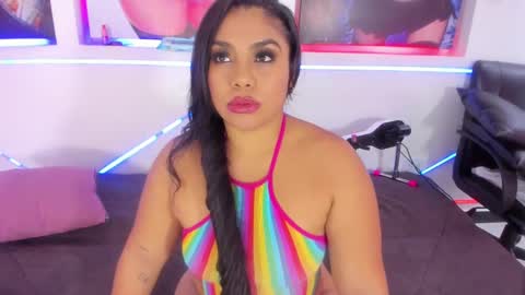 Snapshot of miamoxxy chatting on 11-14-25, 11:53 Mia online show from 11-14-25, 11:53