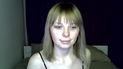 Mia online show from 03-22-26, 07:17