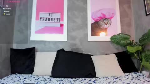 Mia online show from 01-06-26, 08:23