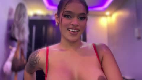 Mia online show from 02-17-25, 05:21