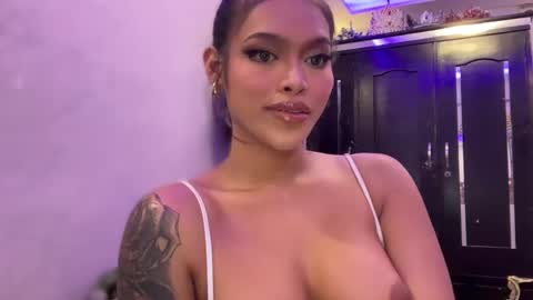 Mia online show from 02-19-25, 06:00