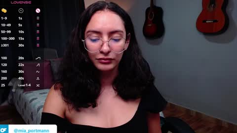 Snapshot of miaportman chatting on 12-29-24, 12:34 MIAPORTMANN online show from 12-29-24, 12:34