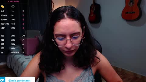 Snapshot of miaportman chatting on 01-08-25, 11:54 MIAPORTMANN online show from 01-08-25, 11:54