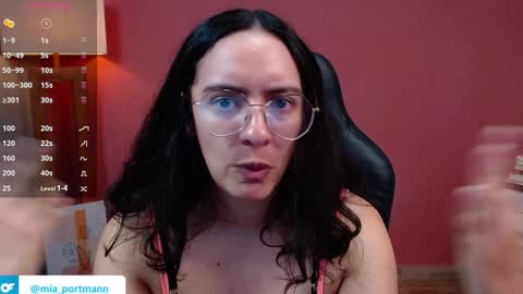 Snapshot of miaportman chatting on 01-27-25, 01:41 MIAPORTMANN online show from 01-27-25, 01:41