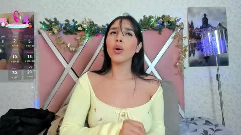 Mia Quevedo online show from 12-19-25, 11:06