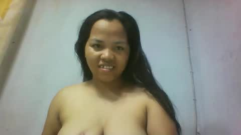 Snapshot of miarii chatting on 12-19-25, 11:28 miarii online show from 12-19-25, 11:28