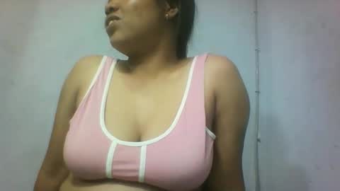 Snapshot of miarii chatting on 12-20-25, 05:42 miarii online show from 12-20-25, 05:42