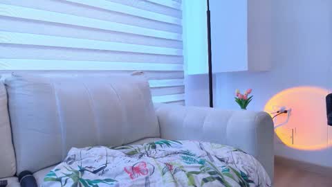 Snapshot of miarouss3 chatting on 12-04-25, 06:16 My name is Mia Please say hello I like to chat with you. If you have requests or dirty talk please use tip online show from 12-04-25, 06:16