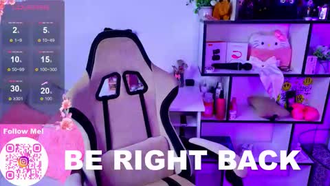 Mia  online show from 12-19-25, 07:43