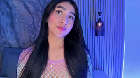 Snapshot of miascott5 chatting on 09-12-25, 03:39 miascott5 online show from 09-12-25, 03:39