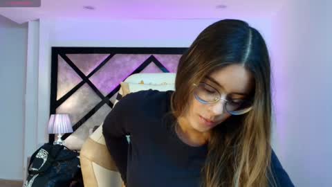 Mia online show from 02-18-26, 07:10