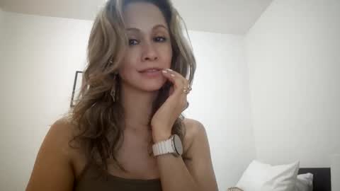 Snapshot of miasiren chatting on 09-10-25, 02:17 miasiren online show from 09-10-25, 02:17