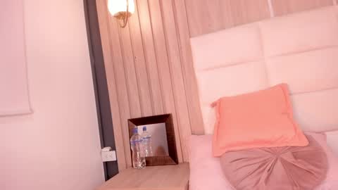 Mia online show from 01-29-25, 08:46