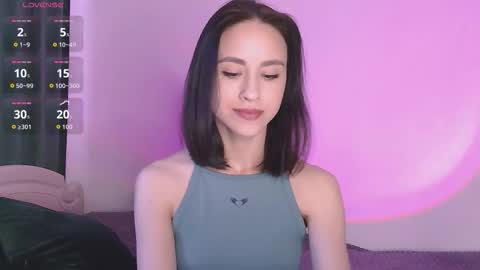 Mia online show from 10-13-25, 06:35