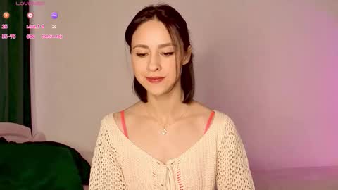 Mia online show from 11-14-25, 06:01