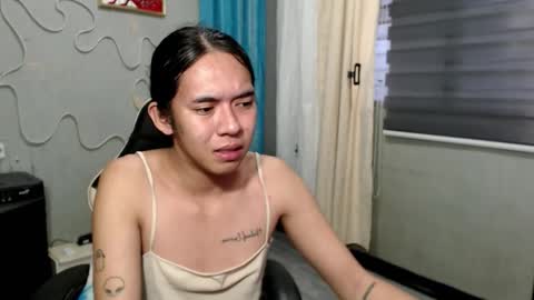 Snapshot of miatrixs chatting on 10-22-25, 09:09 Mia online show from 10-22-25, 09:09