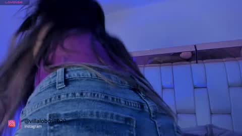 Mia Villalobos online show from 12-18-24, 07:41