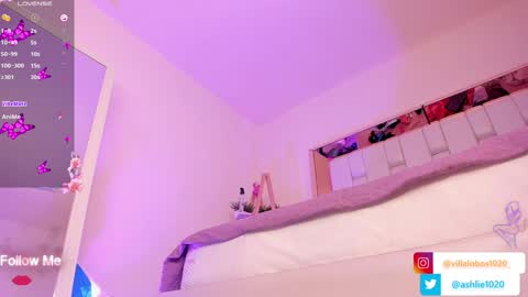 Mia Villalobos online show from 12-21-24, 02:26