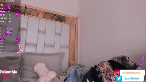 Mia Villalobos online show from 12-27-24, 01:28
