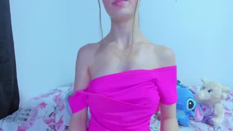 Snapshot of miavolkova_ chatting on 02-07-25, 12:42 Chloe online show from 02-07-25, 12:42