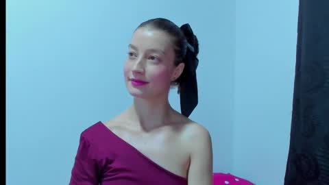 Snapshot of miavolkova_ chatting on 10-03-25, 11:24 Chloe online show from 10-03-25, 11:24