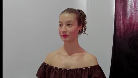 Snapshot of miavolkova_ chatting on 11-06-25, 07:04 Chloe online show from 11-06-25, 07:04