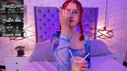 Mia winx  online show from 12-19-24, 10:32