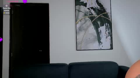 Snapshot of miaxx__ chatting on 12-18-25, 02:39 Mia online show from 12-18-25, 02:39