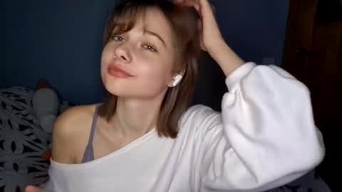 Luna online show from 11-11-25, 04:18