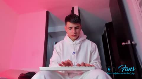 Michael Boy online show from 10-31-25, 08:21