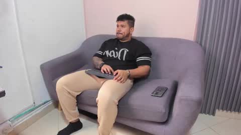 MICHAEL online show from 11-08-25, 01:22