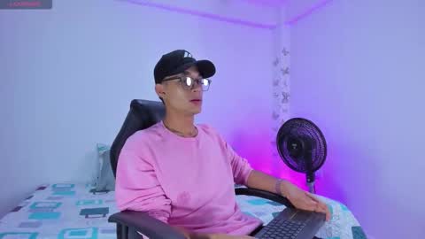 Snapshot of michael_jordan_xxx chatting on 10-21-25, 10:10 JORDAN online show from 10-21-25, 10:10