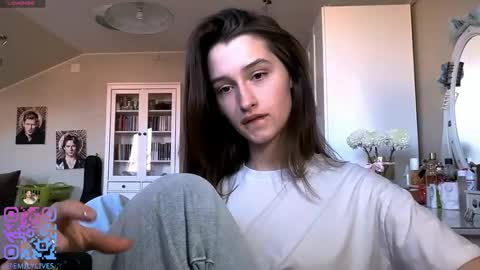 Emily online show from 04-05-26, 02:03