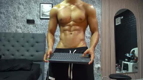 michael_torres15 online show from 09-21-25, 10:22