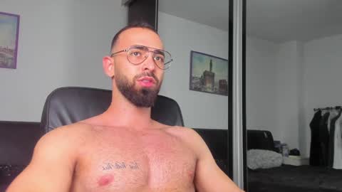 Snapshot of michaelevansx chatting on 01-10-25, 10:04 MichaelEvansx online show from 01-10-25, 10:04