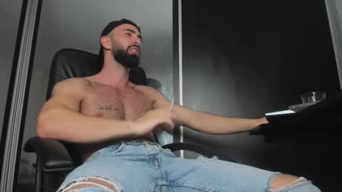 Snapshot of michaelevansx chatting on 10-29-25, 09:27 MichaelEvansx online show from 10-29-25, 09:27