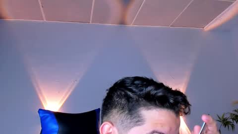 Snapshot of michaell_s chatting on 11-23-25, 01:38 michaell_s online show from 11-23-25, 01:38