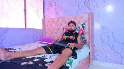 Snapshot of michaell_twink chatting on 01-09-25, 12:30 Michaell online show from 01-09-25, 12:30