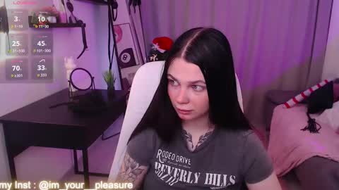 Kate online show from 12-21-25, 01:24